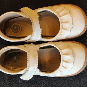 Livie and Luca size 3 white pearl Ruche